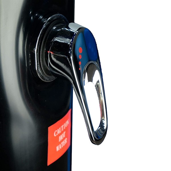 Douche solaire de jardin en pvc 'premium black' 35 litres plus pied de douche